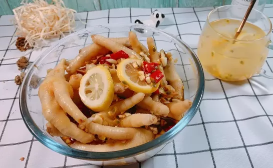 泡椒凤爪能用塑料瓶子装吗