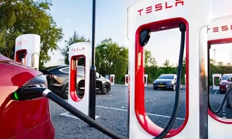 特斯拉开八年就废了吗