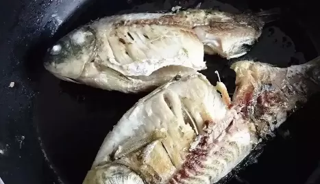 煎鱼粘锅是锅的问题吗3
