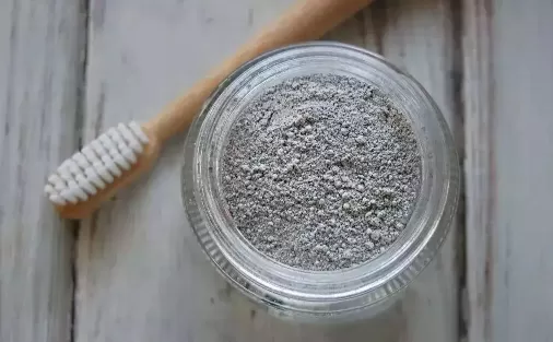 牙粉是跟牙膏一起用还是单独用