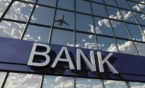 去银行存钱被忽悠买了保险到期能不能支出钱