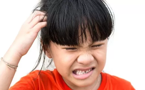 晚上头靠枕头头皮就非常痒怎么回事