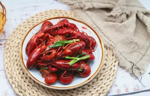 小龙虾头部的黄是什么可以吃吗