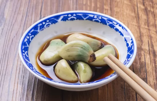 腊八蒜需要切尾巴吗