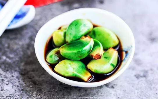 腊八蒜需要切尾巴吗