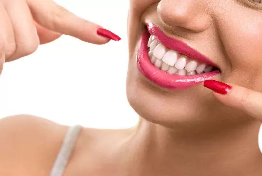 美白牙贴早上用还是晚上用