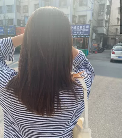 头发做蛋白矫正后悔了太贴头皮