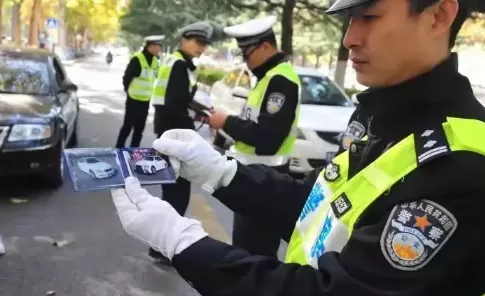 拿了事故认定书交警就不管了吗