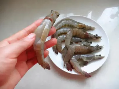 虾怎么剥壳去虾线