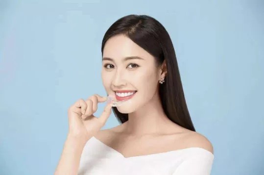 美白牙贴早上用还是晚上用