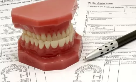 后槽牙崩了一小块要补吗