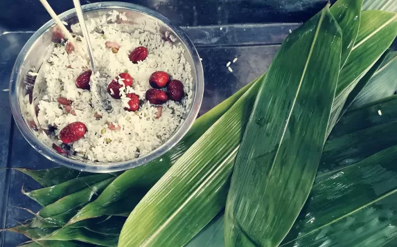 粽叶正面包里面还是反面包里面