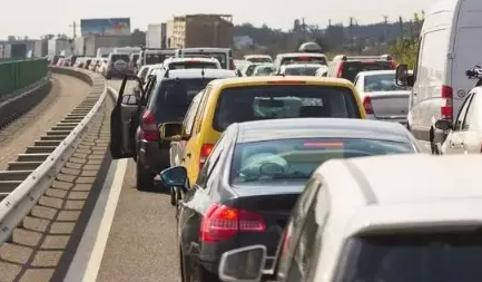 国庆节高速公路上会比往年更堵车吗