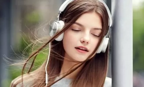 耳机音量调低也会损伤听力吗2