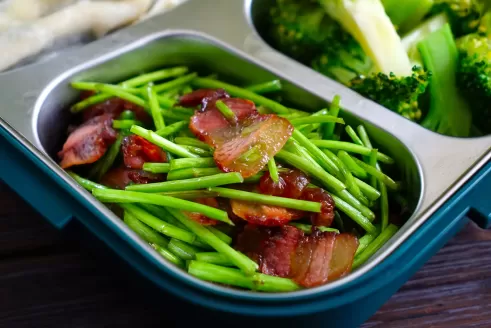 芦蒿焯水还是直接炒