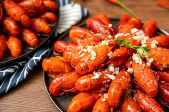 小龙虾头部的黄是什么可以吃吗