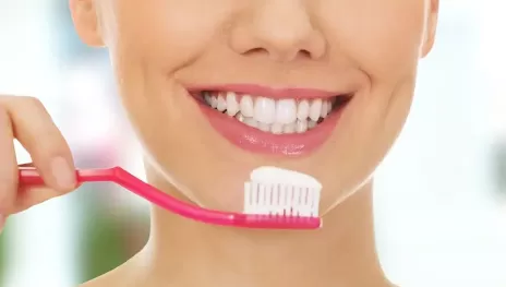 刷牙勤快还是长黑色牙菌斑是什么原因