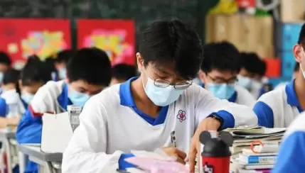 高考进考场要脱鞋检查吗