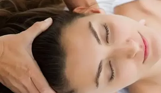 晚上头靠枕头头皮就非常痒怎么回事