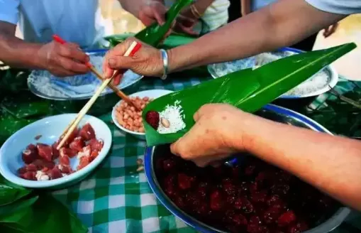 粽叶用哪面放糯米