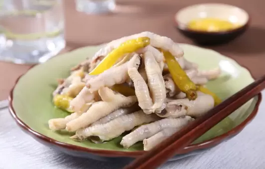 泡椒凤爪用的是哪种动物的脚