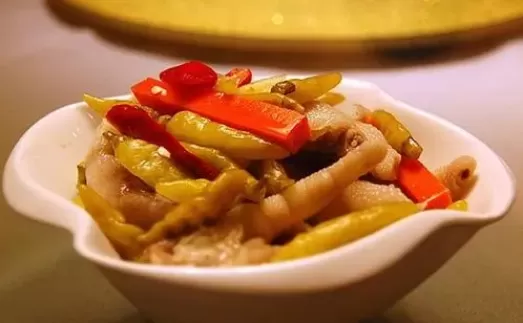 泡椒凤爪煮好了要用冷水泡吗