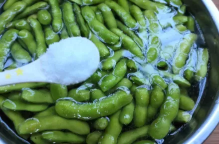 毛豆带皮煮五分钟能熟吗