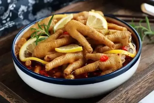 泡椒凤爪要焯水吗