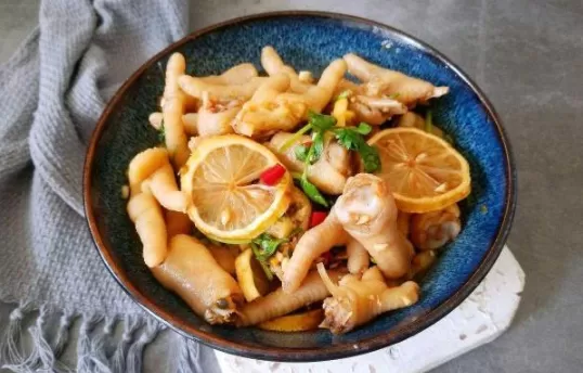 泡椒凤爪用白醋还是陈醋