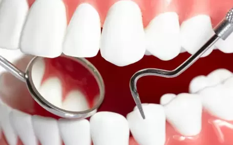 牙齿内侧突然掉了一块会自己好嘛