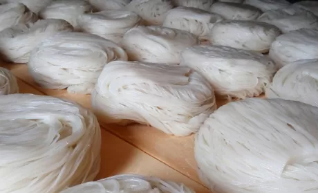 米粉可以一直泡在水里保存吗