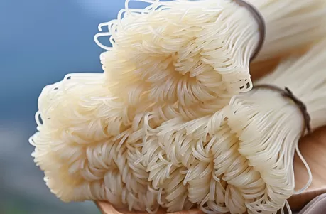 米粉可以一直泡在水里保存吗