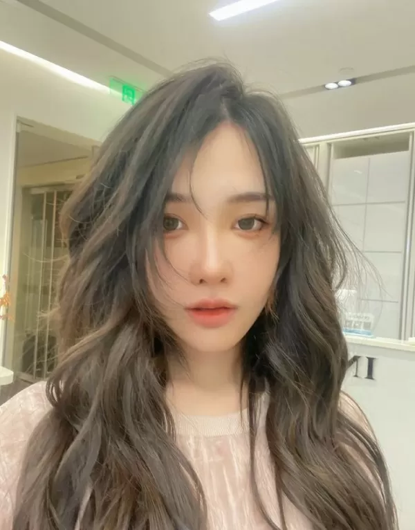 疑似李某峰前女友再发文 自曝遭遇网暴想轻生 要求前任出面澄清
