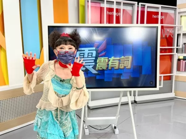 台湾女星为躲性侵从3楼跳下 晚点回家被父亲拿刀恐吓 星途坎坷