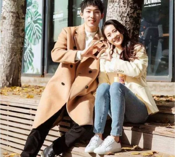 孙杨外出工作被拍无名指上戒指抢镜 被曝与张豆豆已领证结婚