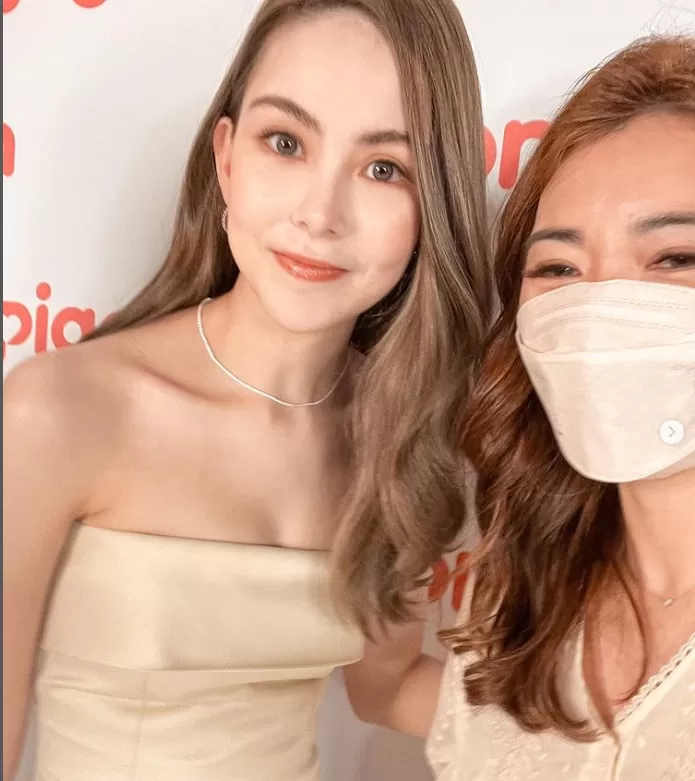 台湾33岁女网红喜怀7胎 直播分享验孕结果