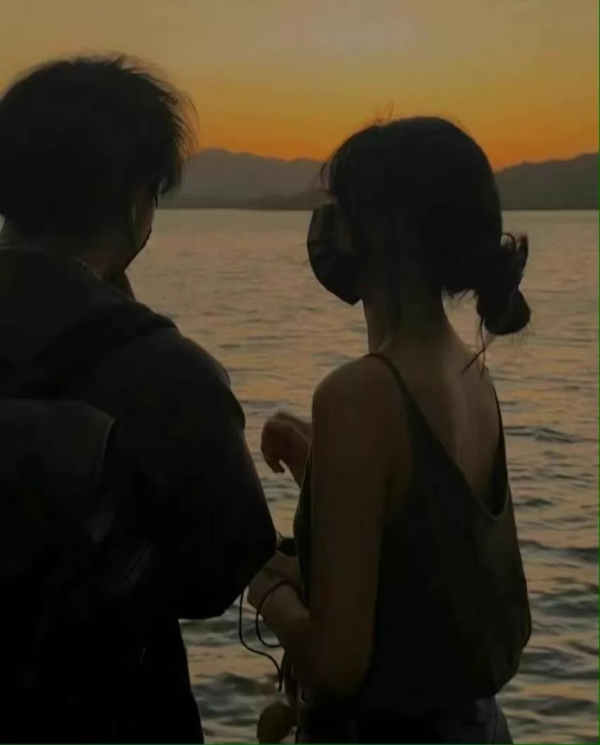 网红官宣恋情登热搜引争议 回应:没买热搜