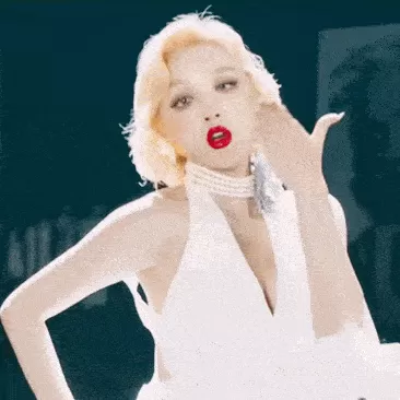 哇哦 23岁宋雨琦深V裙COS玛丽莲梦露超妩媚