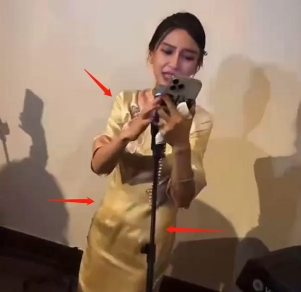 baby再曝聚会视频穿旗袍唱歌表情浮夸 舞台上摇晃彻底放飞自我