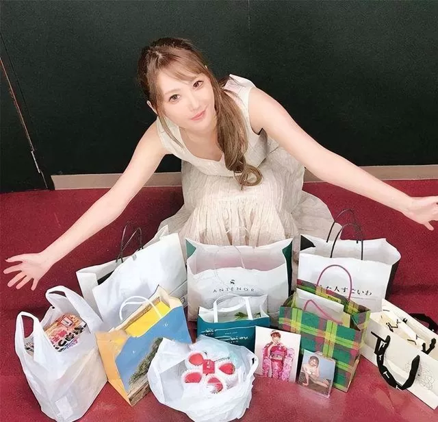 女网红沈樵 自拍15部视频获利30余万元