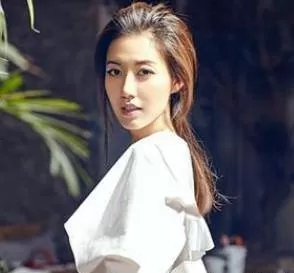 被白百合告密星途陨落 “隐退”7年后 靠演妖艳美人终于翻身