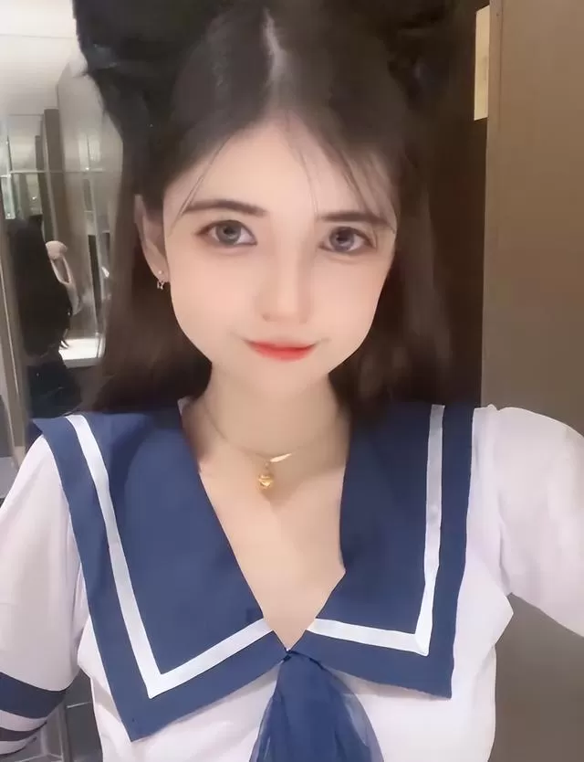 狗头萝莉被前男友曝不雅视频 从小就被骚扰