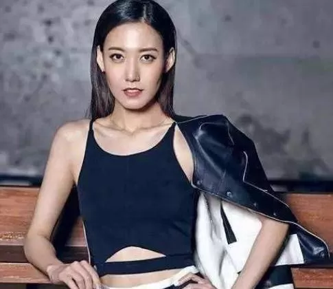 被白百合告密星途陨落 “隐退”7年后 靠演妖艳美人终于翻身