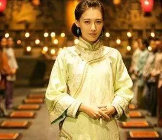 被白百合告密星途陨落 “隐退”7年后 靠演妖艳美人终于翻身