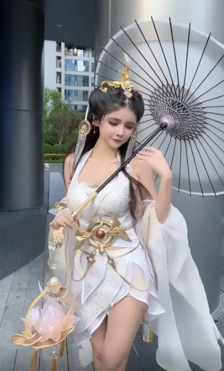 狗头萝莉被前男友曝不雅视频 从小就被骚扰