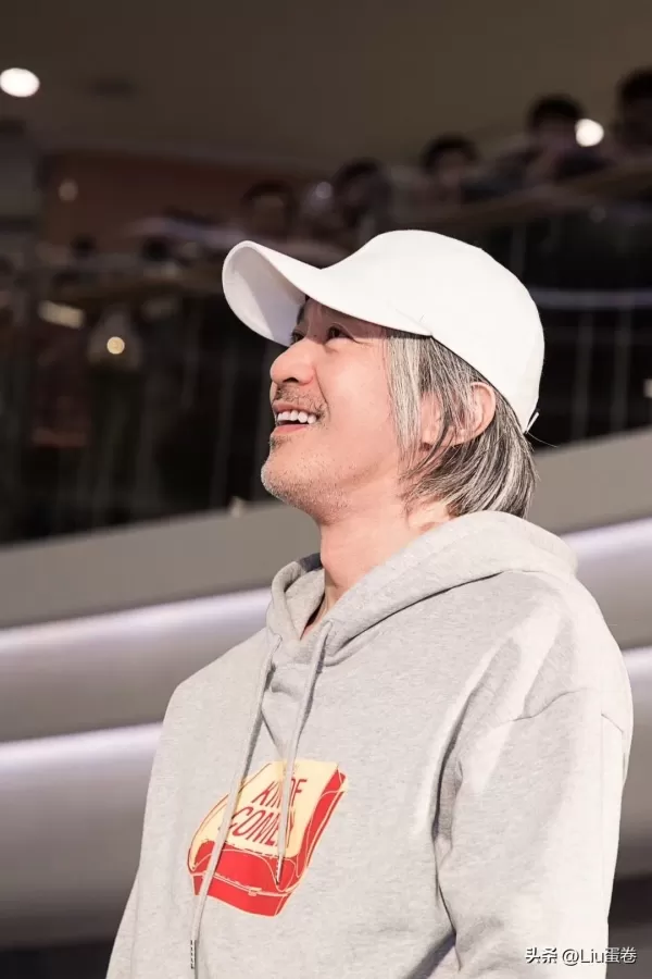 周星驰开通社交账号招募人才:要求曝光 网友猜测有大动作