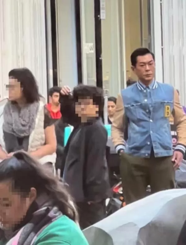 52岁古天乐现身伦敦疑似做医美模样变化大 脸部僵硬绷紧无表情