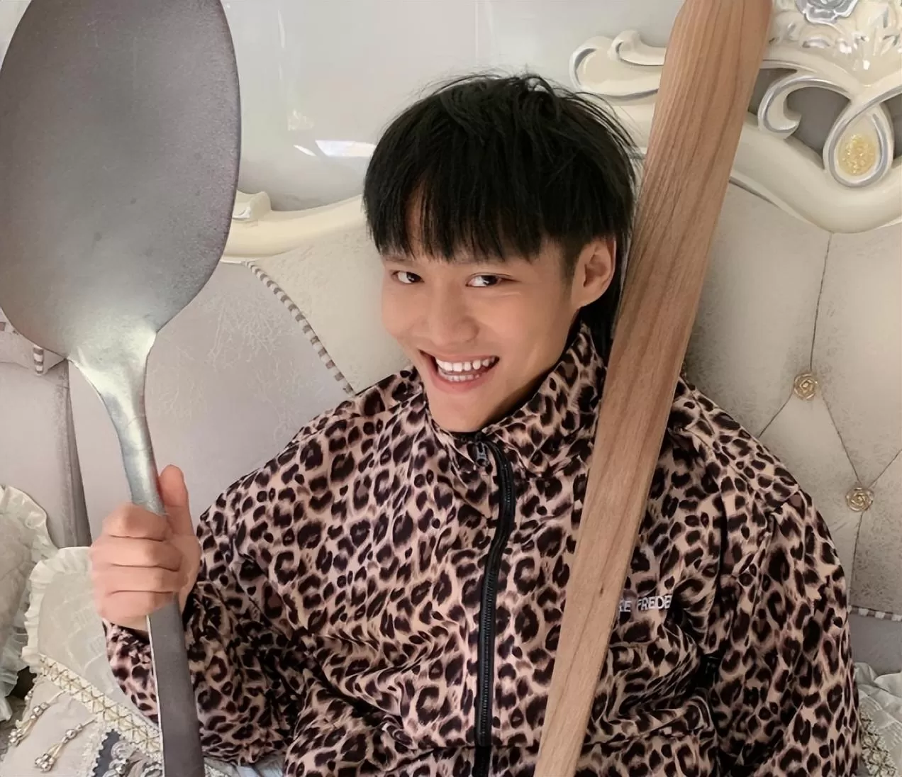 小杨哥超越辛巴粉丝破亿荣升全网一哥