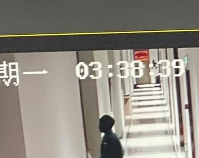 网红张欣尧疑插足  搂女方进屋男友敲门不开