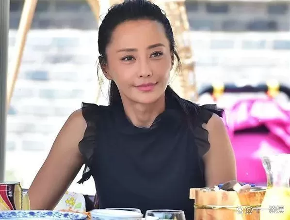 马雅舒首谈与吴奇隆离婚 否认因为钱离开对方并夸赞刘诗诗漂亮